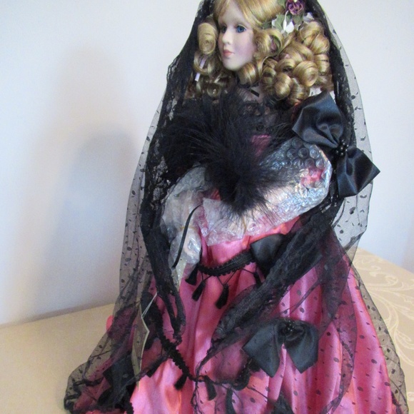 Dynasty Dolls "NICOLE" Porcelain Bisque doll - Picture 8 of 12